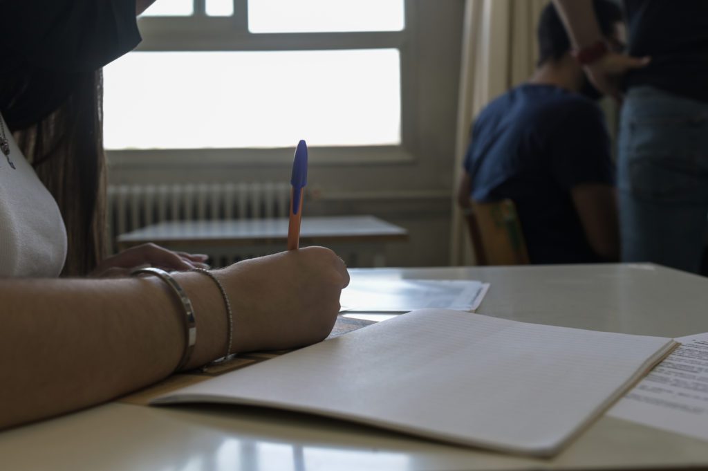 Πανελλαδικές 2023: Ανοίγει η αυλαία για τα ΕΠΑΛ – Ενδοσχολικές εξετάσεις στα γυμνάσια