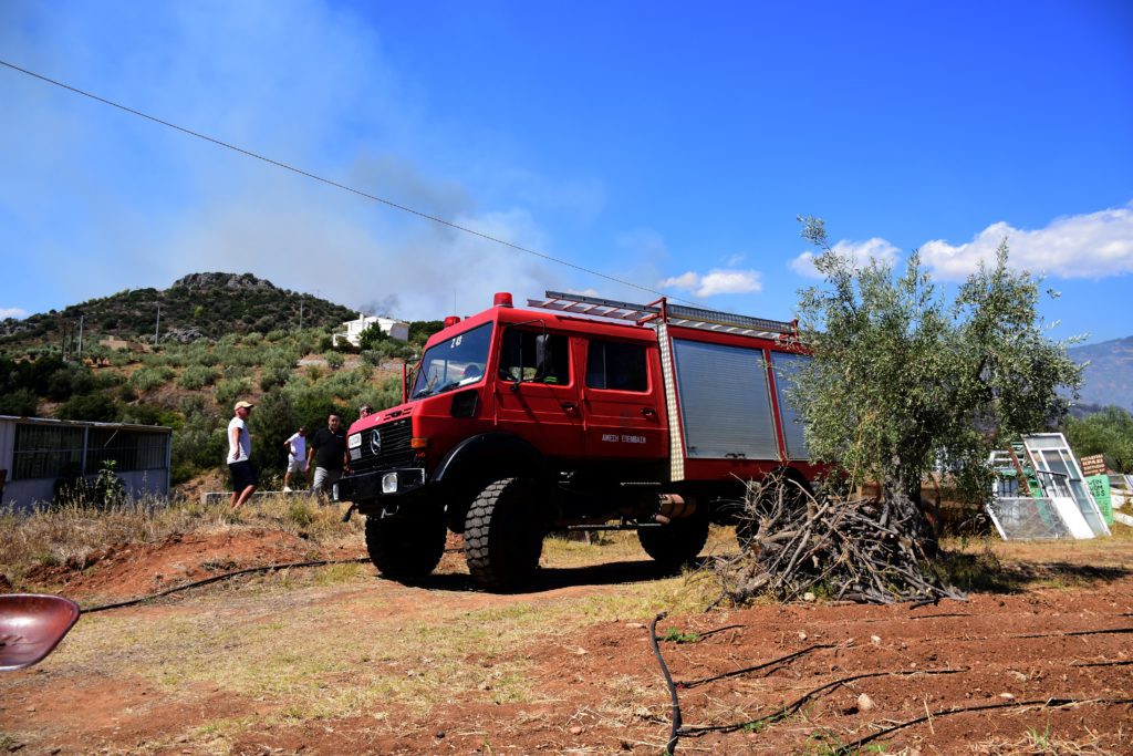 Σάμος: Πυρκαγιά στην περιοχή Μυτιληνιοί – Επιχειρούν και εναέρια μέσα