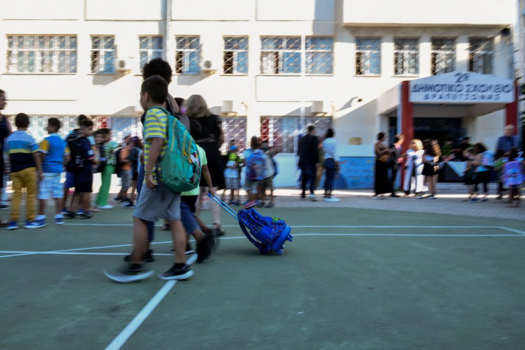 Τελευταίο κουδούνι στα σχολεία – Συνεχίζονται οι Πανελλαδικές στα ΕΠΑΛ