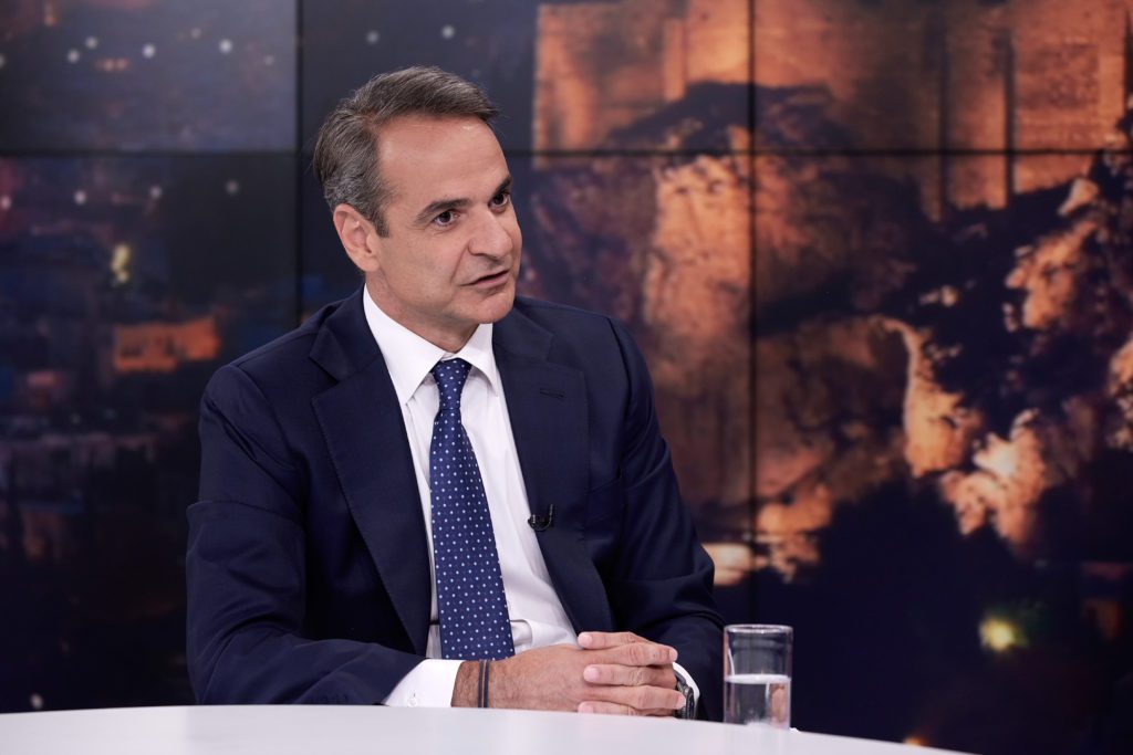 Προκλητικός Μητσοτάκης: Ζητάει πιστοποιητικά εθνικοφροσύνης και εξαγγέλλει επιστροφή στη λιτότητα