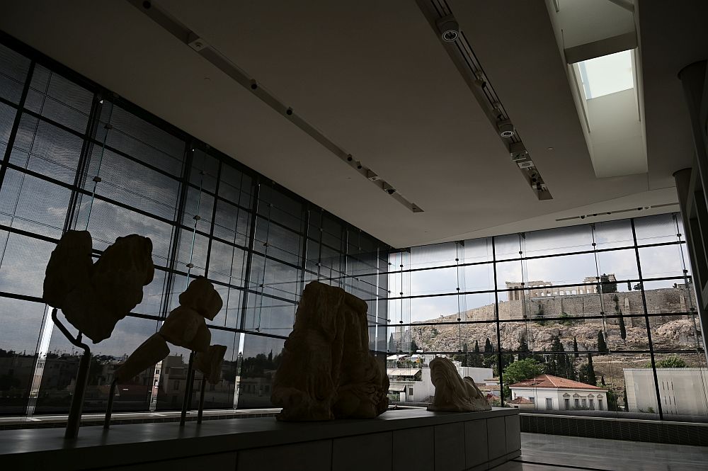 «Διπλωματικές» απαντήσεις από το Μουσείο της Ακρόπολης για τα Γλυπτά