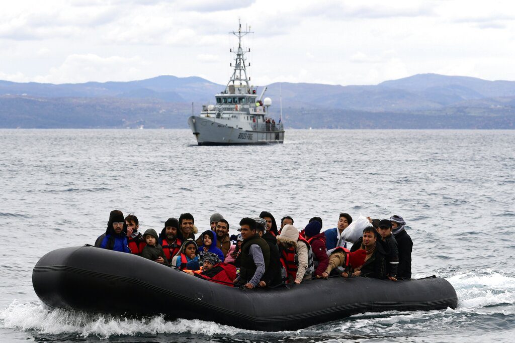 Η Frontex «αδειάζει» την κυβέρνηση: «Εντός ελληνικής περιοχής έρευνας και διάσωσης» έπλεε το αλιευτικό