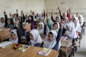 Ανησυχία στο Αφγανιστάν: Εξήντα μαθήτριες νοσηλεύθηκαν αφού δηλητηριάσθηκαν στο σχολείο