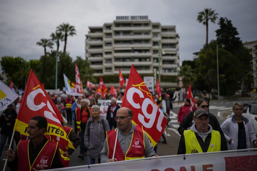 Γαλλία: Νέες απεργιακές κινητοποιήσεις για το συνταξιοδοτικό – Oι εκτιμήσεις και τα εμπόδια