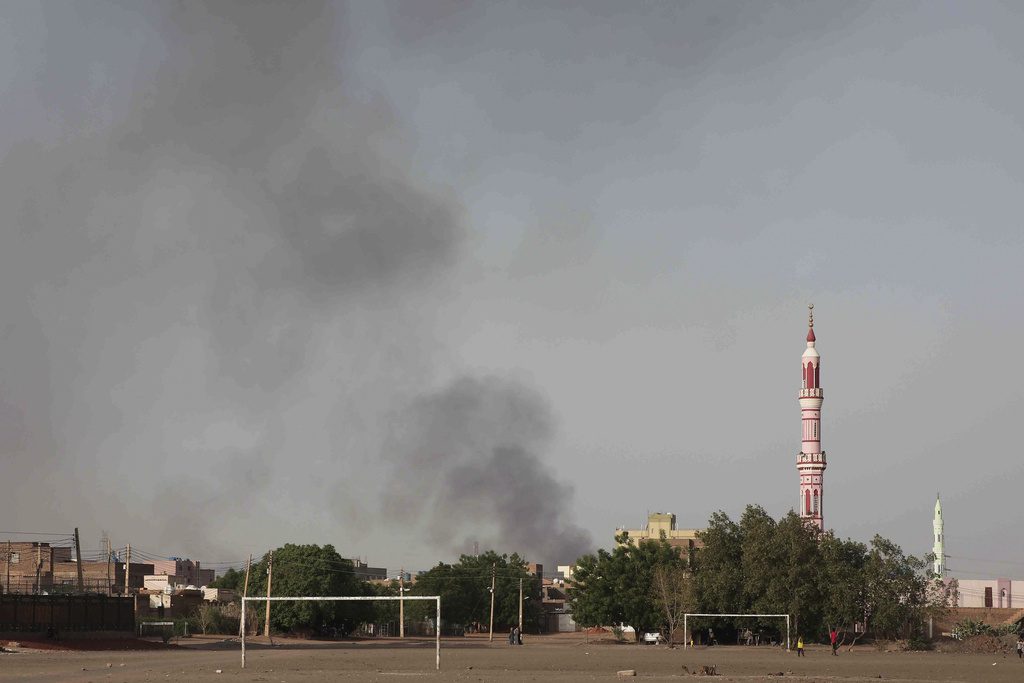 Σουδάν: Εκρήξεις ξανά στο Χαρτούμ – Δεν τηρήθηκε η κατάπαυση του πυρός