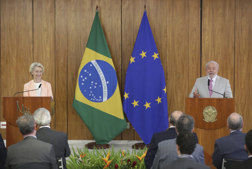 ΕΕ: Η Κομισιόν προωθεί τη συμφωνία με τη Mercosur, παρά τις περιβαλλοντικές ανησυχίες