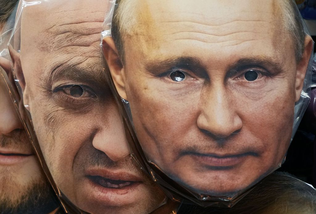 Διεθνής Τύπος: Τα απόνερα της ανταρσίας Πριγκόζιν για τον Πούτιν – Υπερσυντηρητική επίθεση στην κοινότητα ΛΟΑΤΚΙ