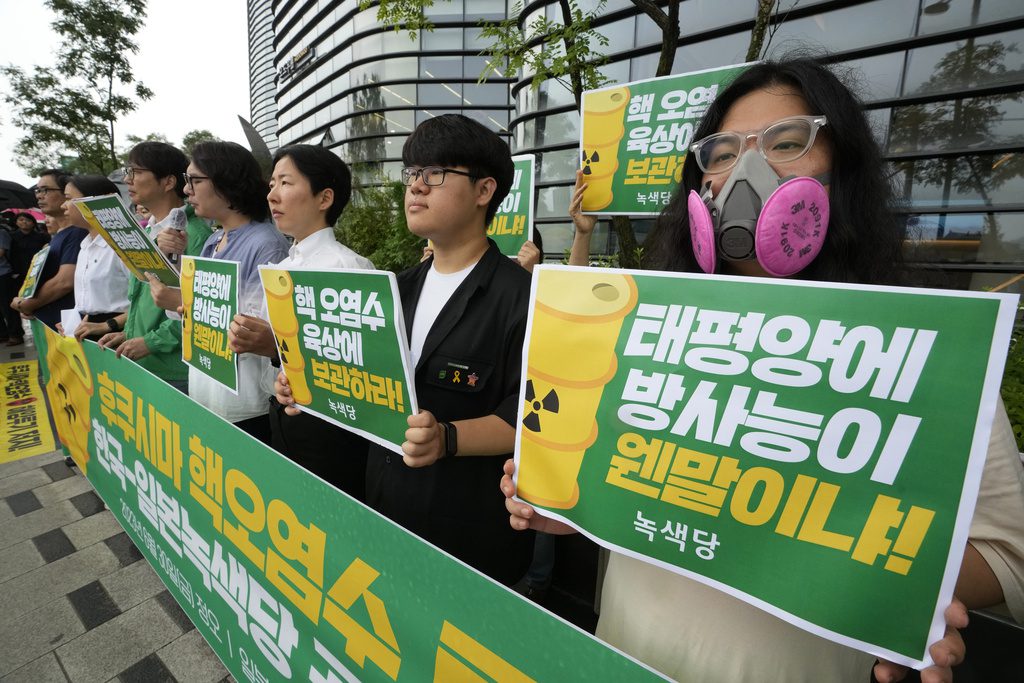 Φουκουσίμα: Στο πυρηνικό εργοστάσιο ο επικεφαλής του ΔΟΑΕ – Ανησυχούν οι Νοτιοκορεάτες, αγοράζουν μαζικά αλάτι