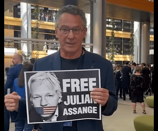 Κώστας Αρβανίτης: Η απελευθέρωση του Τζούλιαν Ασάνζ θέμα δημοκρατίας για όλους μας