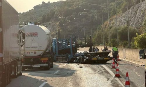 Σύγκρουση φορτηγών στην Εγνατία Οδό – Κυκλοφοριακό χάος προς την Ηγουμενίτσα