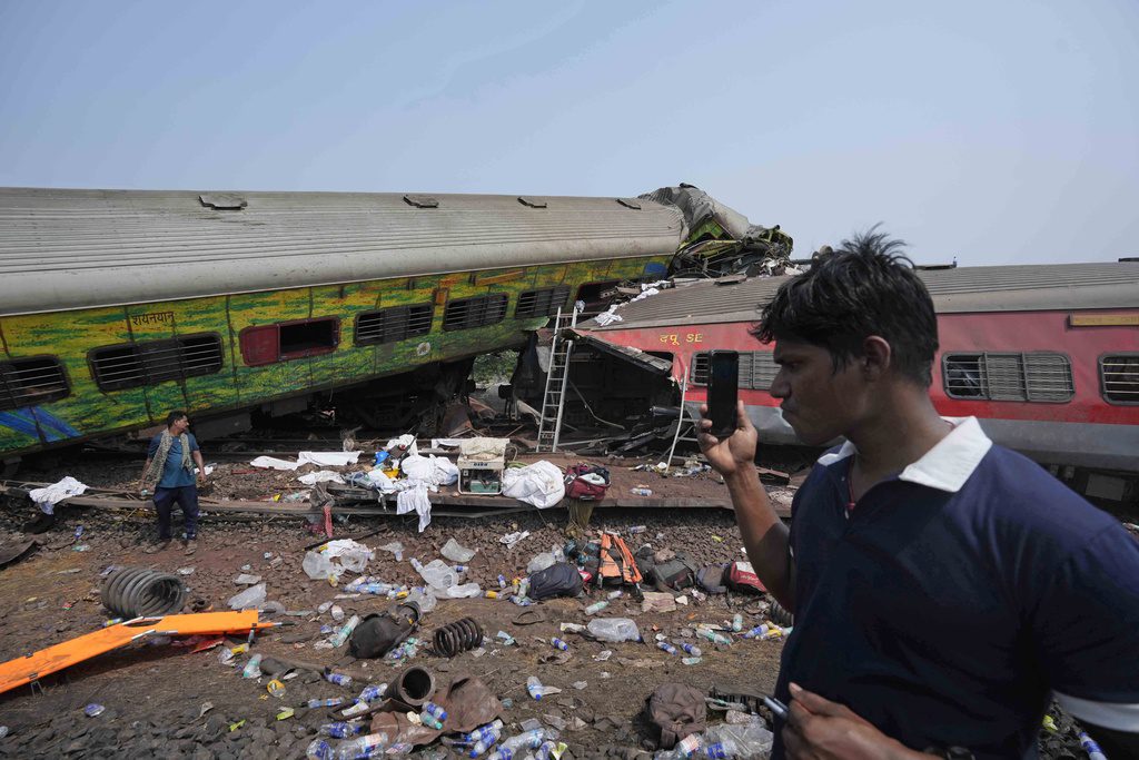 Ινδία: Αναζητούν στο «ανθρώπινο λάθος» τα αίτια της τραγωδίας