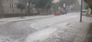 Γιάννενα: Πρωτοφανής χαλαζόπτωση , «άσπρισε» η πόλη (Video)
