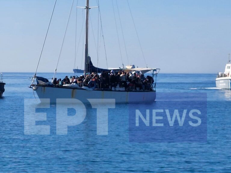 Αίσιο τέλος για τους 80 μετανάστες στη νότια Κρήτη: Αποβιβάστηκαν στους Καλούς Λιμένες (Photos)