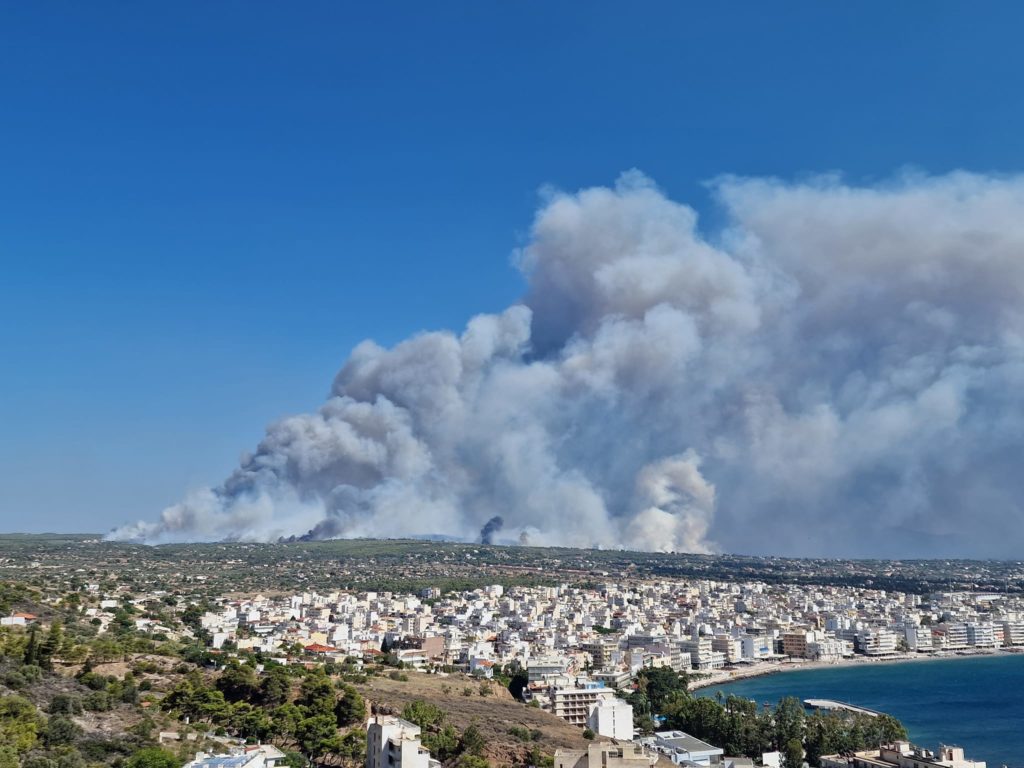 Αντιδήμαρχος Λουτρακίου στο documentonews.gr: «Πέρασε από 6 οικισμούς η φωτιά – Κάηκαν σπίτια»