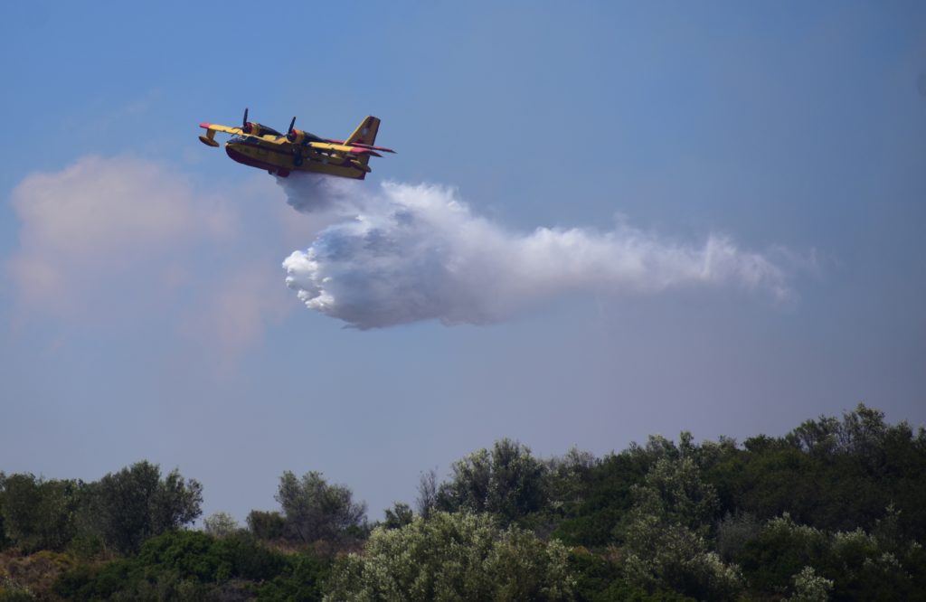 Ενεργοποιείται ο Μηχανισμός Πολιτικής Προστασίας της ΕΕ για την Ελλάδα – Κινητοποιούνται 4 πυροσβεστικά αεροπλάνα