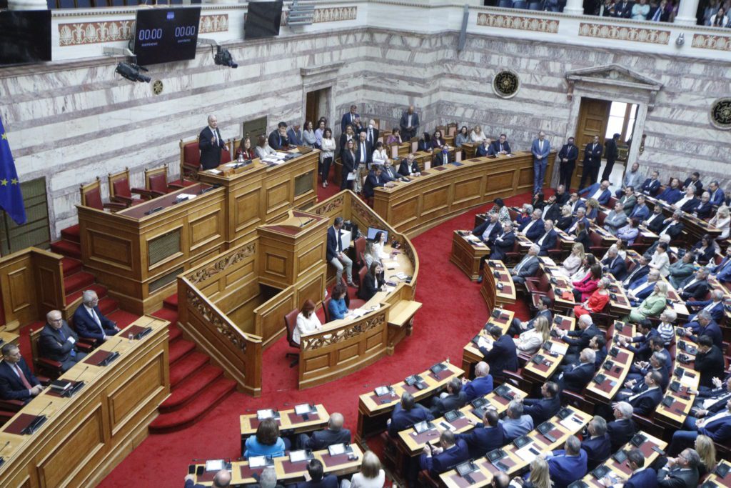 Στις 11 το πρωί ορκίζεται η νέα Βουλή