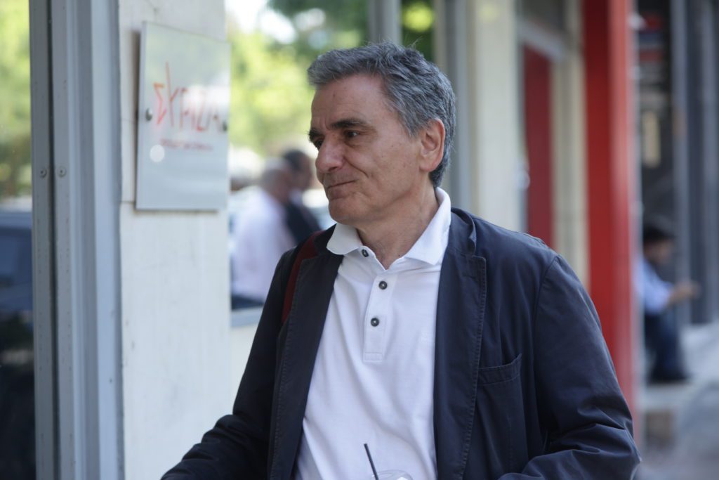 Ανακοινώνει την υποψηφιότητά του για την ηγεσία του ΣΥΡΙΖΑ ο Ευκλείδης Τσακαλώτος