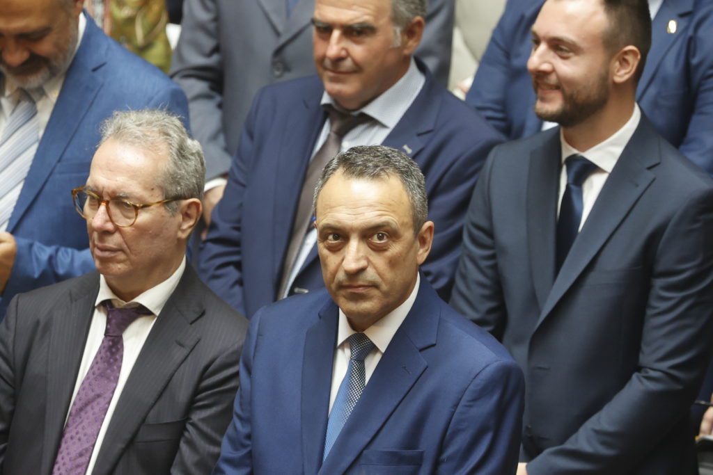 Βουλή: Αντάρτικο 9 βουλευτών των Σπαρτιατών σε Στίγκα – Ο Κασιδιάρης ελέγχει την πλειοψηφία της Κ.Ο.