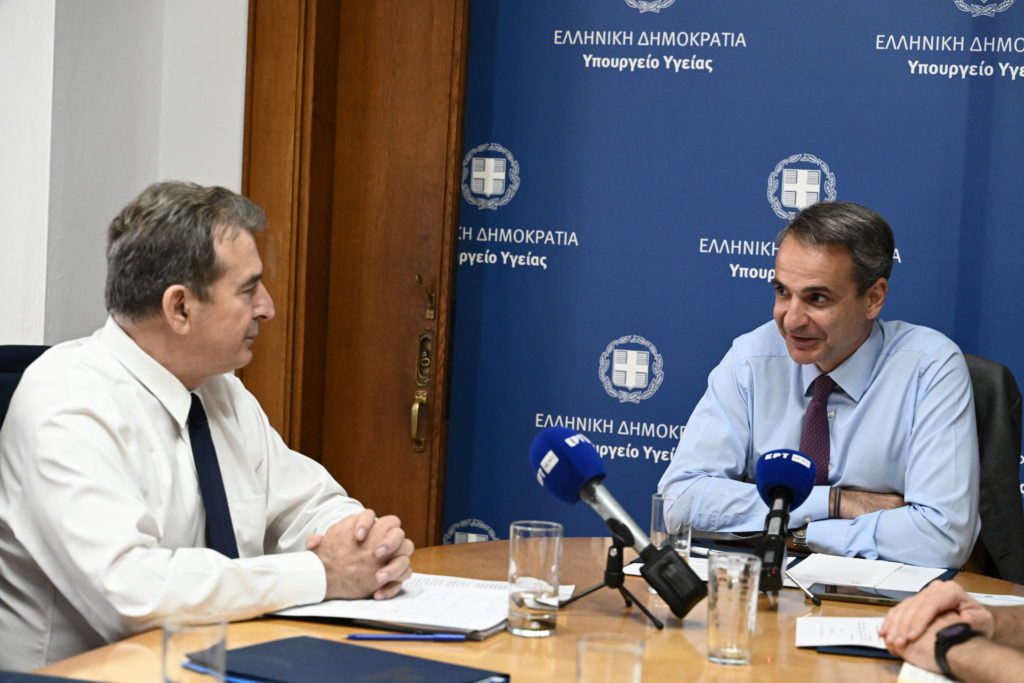 ΠΟΕΔΗΝ κατά Μητσοτάκη: «Η ενίσχυση του ΕΚΑΒ δεν επιτυγχάνεται με πρόχειρες συνταγές»