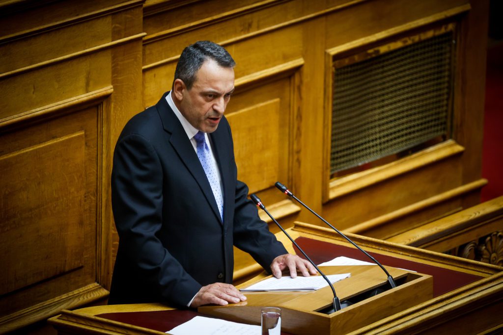 Βουλή: Οι… Έλληνες προφήτες, η νέα τάξη πραγμάτων και η «ισλαμοποίηση» στο «παλμαρέ» του Στίγκα