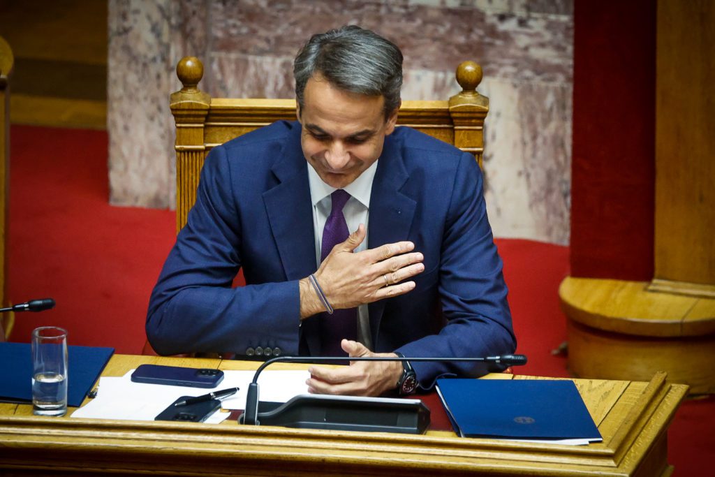 Ψήφος αποδήμων: Έτοιμος να περάσει το νομοσχέδιο με Σπαρτιάτες, Νίκη και Βελόπουλο ο Μητσοτάκης