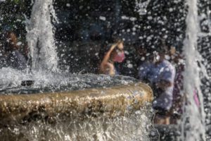 Ζιακόπουλος για καύσωνα: «Σπέρνουν τρόμο ανεύθυνοι παρουσιαστές του καιρού με ανοησίες»
