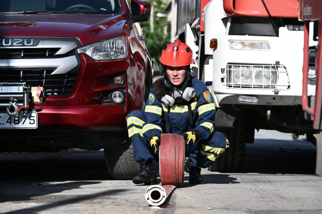 Φωτιά σε κτίριο στο Μεταξουργείο: Λήξη συναγερμού, κατασβέστηκε η πυρκαγιά (Video)