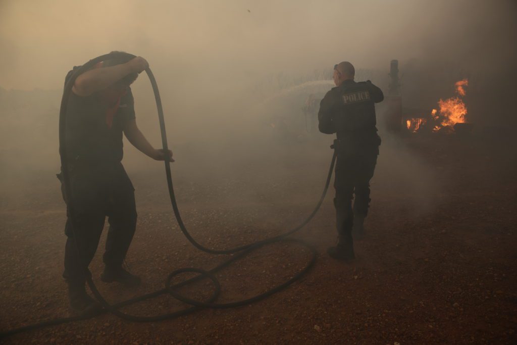 Υψηλός κίνδυνος πυρκαγιάς και την Τρίτη – Ποιες περιοχές βρίσκονται στο «κόκκινο»