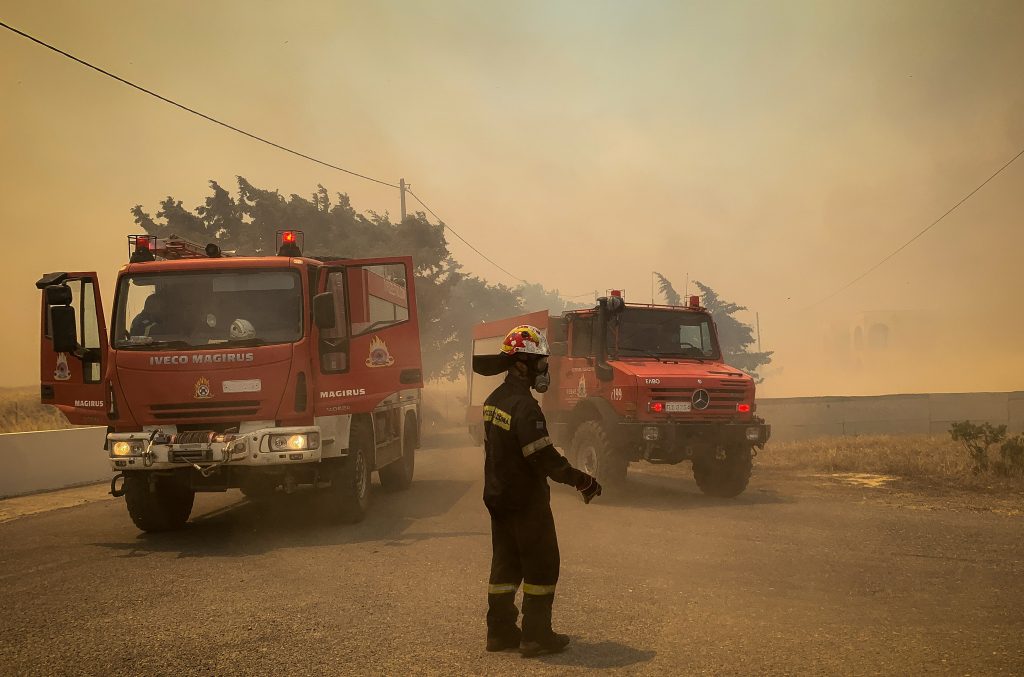 Χαλκιδική: Υπό έλεγχο η πυρκαγιά στο Βατοπέδι