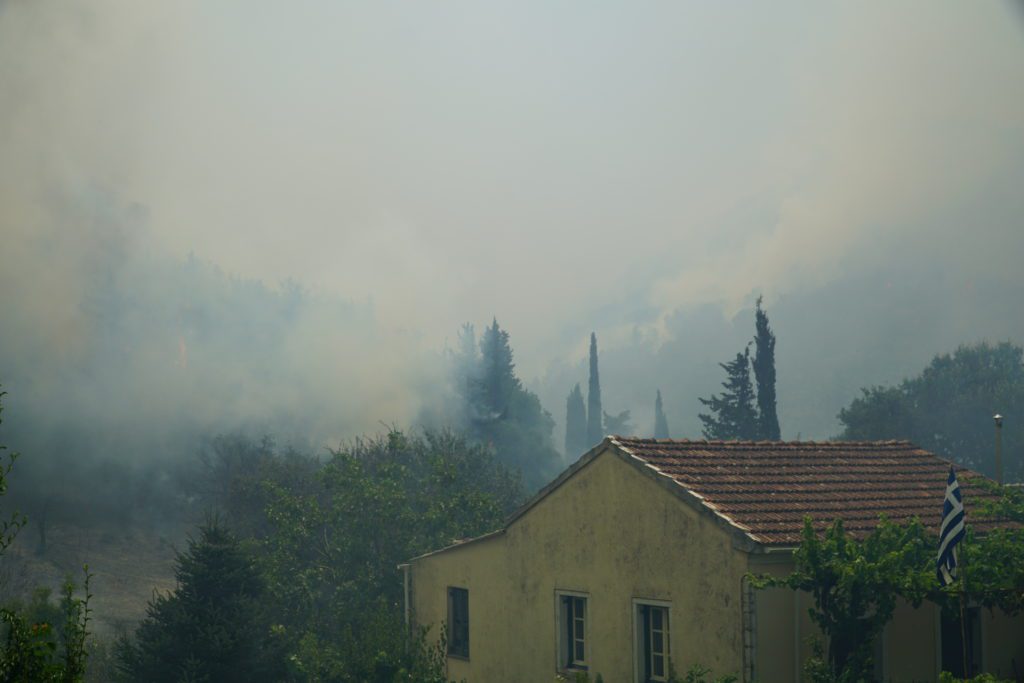 Νέο 112 στην Κέρκυρα – Εκκενώνονται Καλαμάκι και Απραός