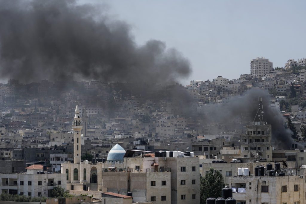 Δυτική Όχθη: Νέα αιματηρή αεροπορική επιδρομή από το Ισραήλ – Εννέα νεκροί Παλαιστίνιοι, δεκάδες τραυματίες