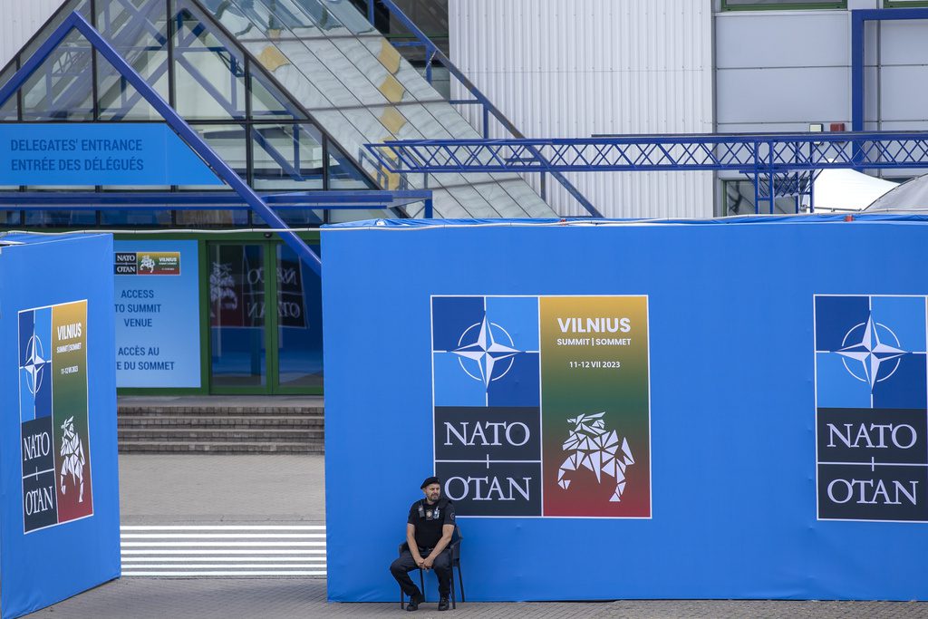 Διεθνής Τύπος: Διχάζει το ΝΑΤΟ η Ουκρανία – Στο «μικροσκόπιο» ζητήματα Δικαιοσύνης στη Γαλλία