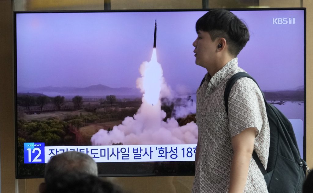 Βόρεια Κορέα: Νέα εκτόξευση βαλλιστικού πυραύλου – Έπεσε στη θάλασσα