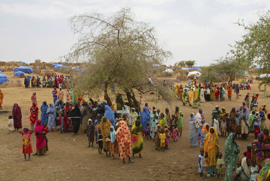 Πόλεμος στο Σουδάν: Οι γειτονικές χώρες ζητούν βοήθεια για τη φιλοξενία 700.000 προσφύγων