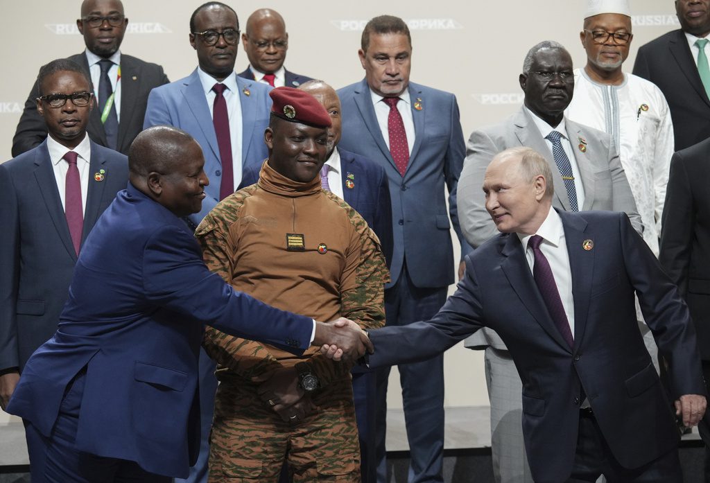 Ρωσία: Αφρικανοί ηγέτες ζήτησαν από τον Πούτιν να δεχτεί σχέδιο ειρήνευσης με την Ουκρανία
