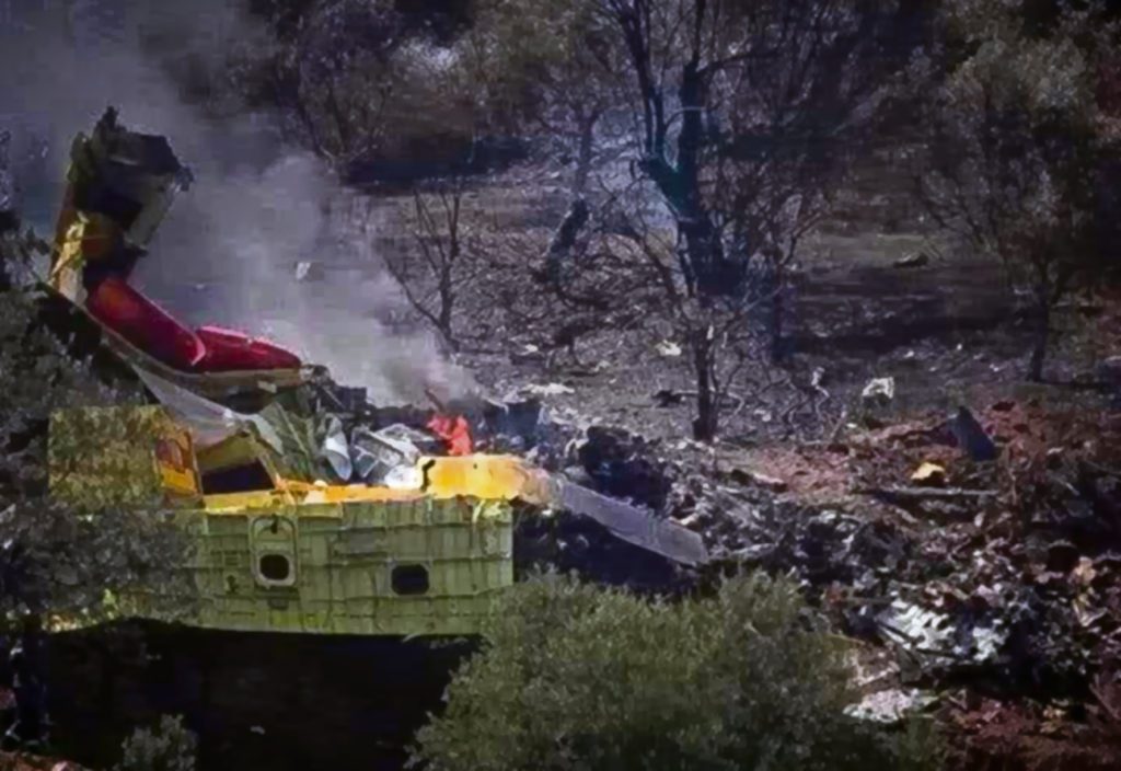 Πέφτουν τα γερασμένα Canadair όταν τα ζορίσουν;