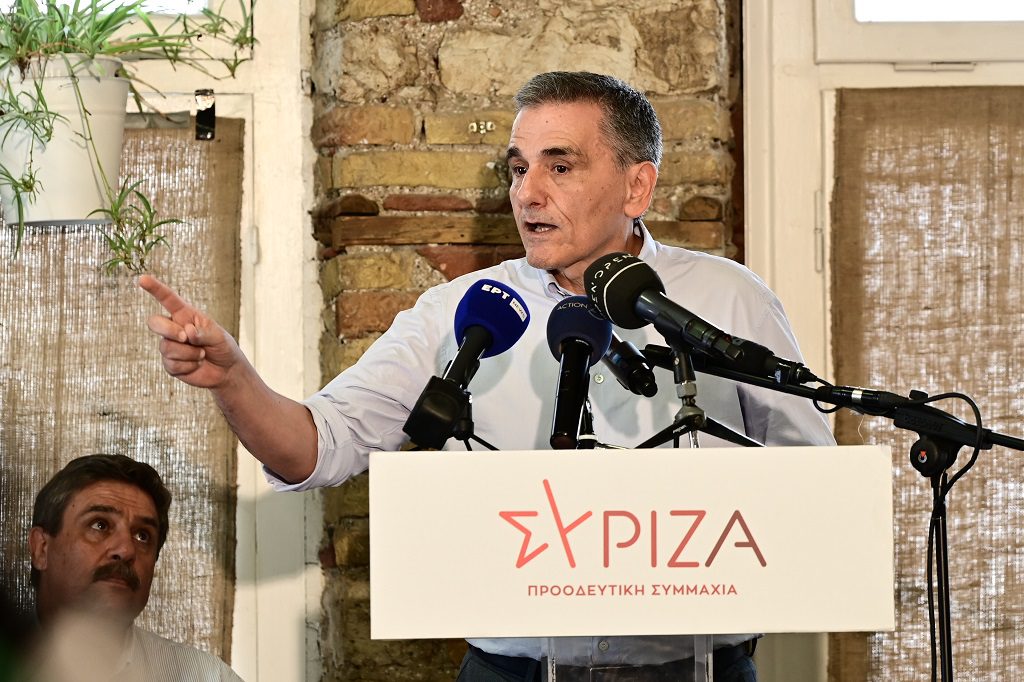 Ευκλείδης Τσακαλώτος: Υποψηφιότητα με πολιτική πλατφόρμα για αξιόπιστο ΣΥΡΙΖΑ και ανάπτυξη με κανόνες