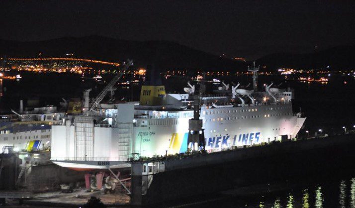 Πλοίο με 506 επιβάτες επιστρέφει στον Πειραιά λόγω μηχανικής βλάβης