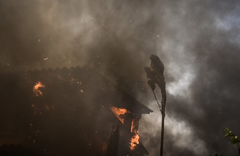 Φωτιά στον Κουβαρά: Πάνω από 200 χιλιόμετρα μεταφέρθηκε ο καπνός από την πυρκαγιά