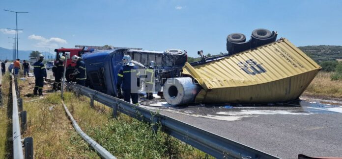 Βόλος: Ανετράπη νταλίκα στην Εθνική Οδό στο ύψος του Λατομείου