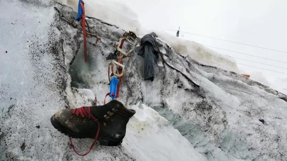 Εβλετία: Μακάβρια ευρήματα σε παγετώνα που συρρικνώνεται