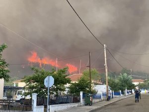Φωτιά στη Ροδόπη: Μήνυμα του 112 – Εκκενώνονται Πολύανθος, Σώστης και Ληνός