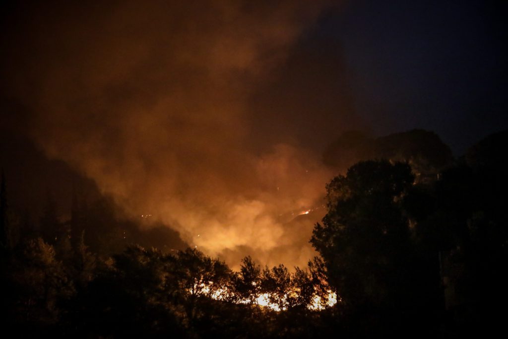 Πυρκαγιά στο Πανόραμα Δράμας – Καίει σε δασική έκταση