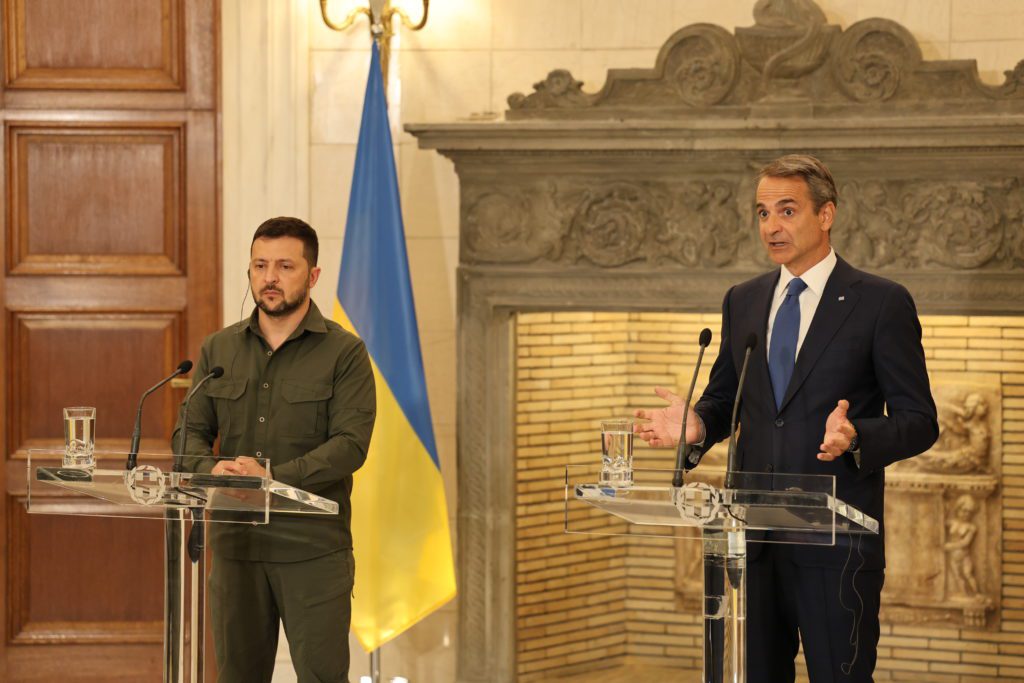 Μητσοτάκης και Ζελένσκι συμφώνησαν για εκπαίδευση Ουκρανών πιλότων και μεταφορά σιτηρών
