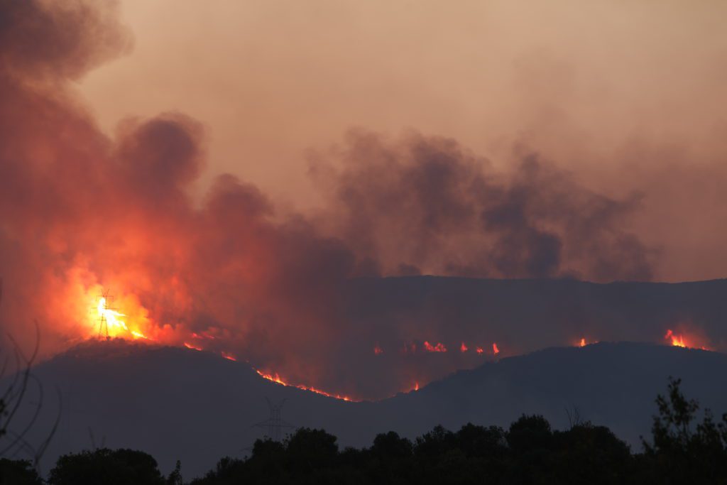 Πυρκαγιές: Έφτασε η βοήθεια από την Κύπρο- Αναμένεται και η αποστολή των Ρουμάνων πυροσβεστών