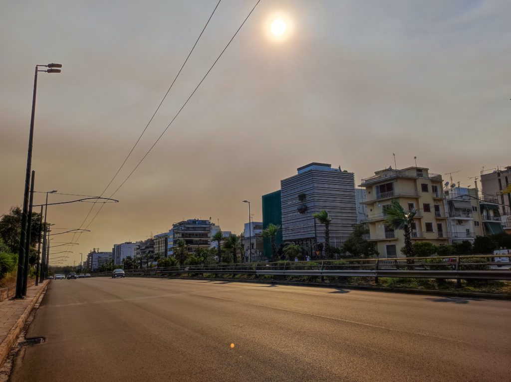 Ποιοι δρόμοι είναι κλειστοί λόγω της πυρκαγιάς στην Πάρνηθα