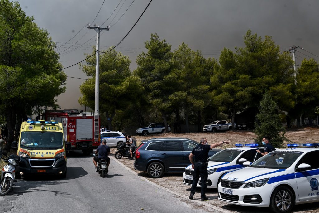 Ποιοι δρόμοι είναι κλειστοί λόγω της πυρκαγιάς στην Πάρνηθα