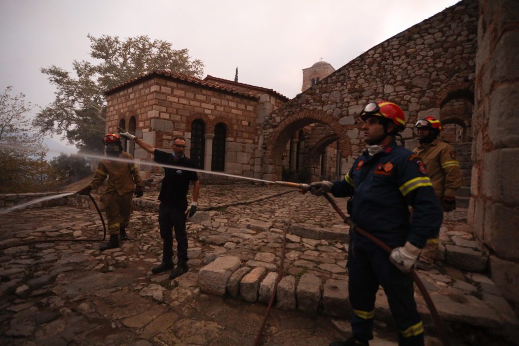 Μονή Οσίου Λουκά: Δύο χρόνια στο συρτάρι η μελέτη πυρόσβεσης