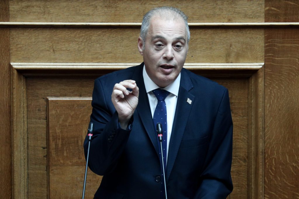 Η Ελληνική Λύση καταδικάζει την επίθεση στον Κώστα Βαξεβάνη – «Δεν θα ανεχτούμε άνανδρες επιθέσεις»