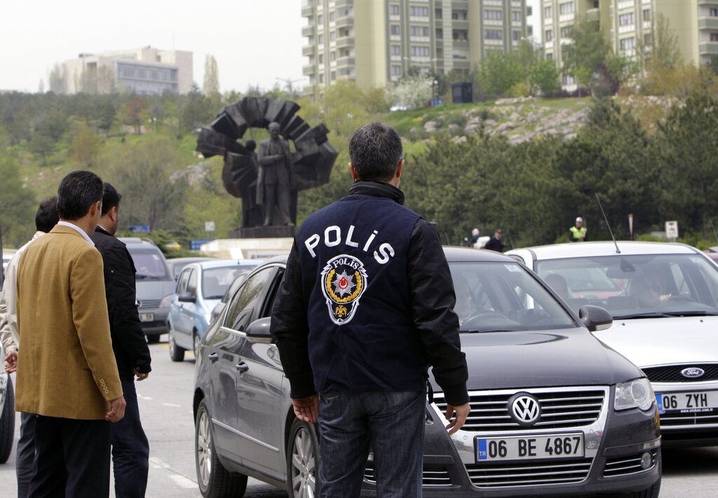 Ένοπλη επίθεση στο σουηδικό προξενείο στη Σμύρνη